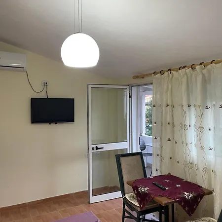 Gazi's For Rent *