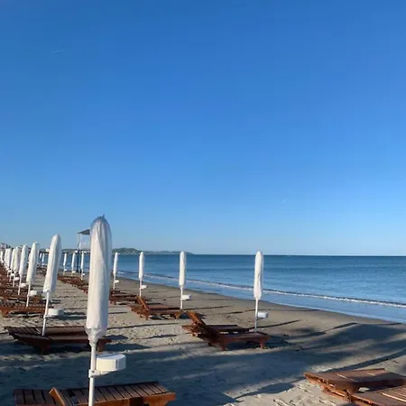 Gazi's For Rent Apartman
