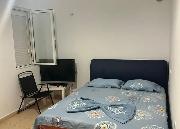 Gazi's For Rent